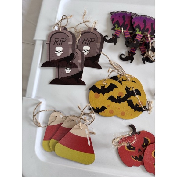 30Pcs Halloween Wooden Hanging Ornaments, Tree Decorations With 30 pcs New - Picture 4 of 4